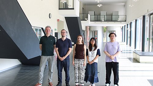 Von links nach rechts: Philipp Adelhelm, Dominik Stepien, Arina Trush, Hamy Nguyen und Zhekang Wen. Copyright: Dominik Stepien.